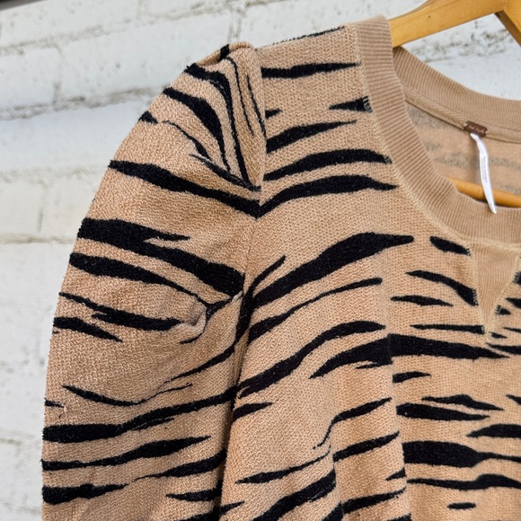 Free People Zaza Zebra Print Sweatshirt Size M - Picture 8 of 14